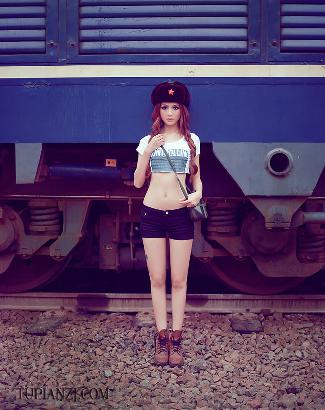 女主很重欲跟多个男主在一起